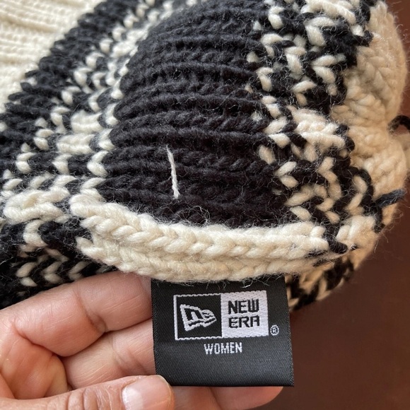 LA Kings Kids Knit Beanie - Black and Cream Women - Picture 3 of 5